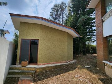 Casa con  diseño Mexicano Contemporáneo, en Fracc privado Tres Pasos.