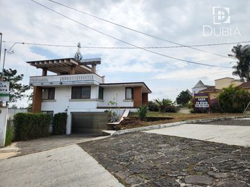 Casa con  diseño Mexicano Contemporáneo, en Fracc privado Tres Pasos.