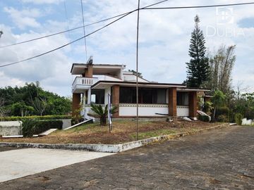 Casa con  diseño Mexicano Contemporáneo, en Fracc privado Tres Pasos.