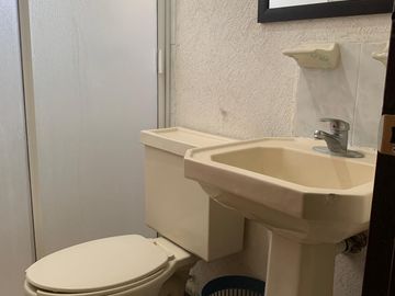 VENDO CASA EN LOMAS DE LA PRESA LEON GUANAJUATO