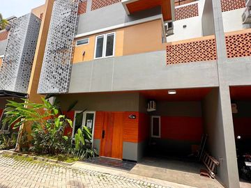 Rumah Ready Murah 2 Lantai / 4 Kamar Jagakarsa Jakarta Selatan Shm