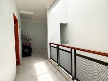 Rumah Ready Murah 2 Lantai / 4 Kamar Jagakarsa Jakarta Selatan Shm