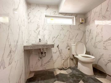 Rumah Ready Murah 2 Lantai / 4 Kamar Jagakarsa Jakarta Selatan Shm