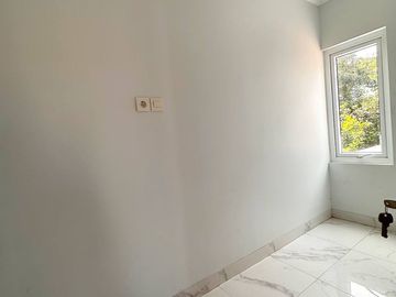 Rumah Ready Murah 2 Lantai / 4 Kamar Jagakarsa Jakarta Selatan Shm