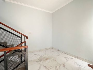 Rumah Ready Murah 2 Lantai / 4 Kamar Jagakarsa Jakarta Selatan Shm