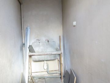 SE VENDE CASA 3 DORMITORIOS 1 BAÑO Y ESTACIONAMIENTO
