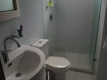 HERMOSO APARTAMENTO EN VENTA, EN BARRIO ALTO PRADO, CON PARQUEADERO DOBLE Y AREA DE 145 mts
