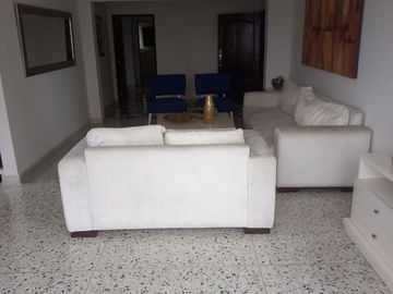 HERMOSO APARTAMENTO EN VENTA, EN BARRIO ALTO PRADO, CON PARQUEADERO DOBLE Y AREA DE 145 mts