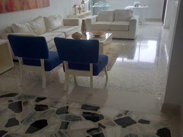 HERMOSO APARTAMENTO EN VENTA, EN BARRIO ALTO PRADO, CON PARQUEADERO DOBLE Y AREA DE 145 mts