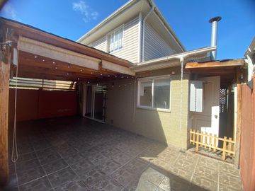 Casa de 4D-3B-2E en Microbarrio de Villa Jardines de Santa María, Maipú.