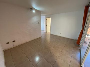 Casa de 4D-3B-2E en Microbarrio de Villa Jardines de Santa María, Maipú.