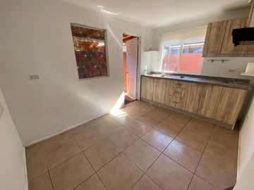 Casa de 4D-3B-2E en Microbarrio de Villa Jardines de Santa María, Maipú.