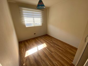 Casa de 4D-3B-2E en Microbarrio de Villa Jardines de Santa María, Maipú.