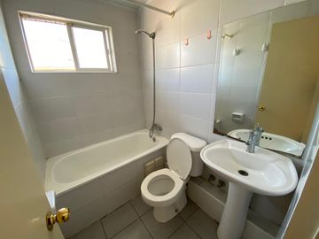 Casa de 4D-3B-2E en Microbarrio de Villa Jardines de Santa María, Maipú.