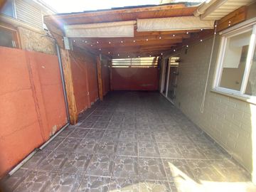 Casa de 4D-3B-2E en Microbarrio de Villa Jardines de Santa María, Maipú.