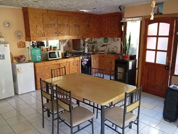 ¡Gran Oportunidad en Puente Alto! Propiedad con dos casas en amplio terreno