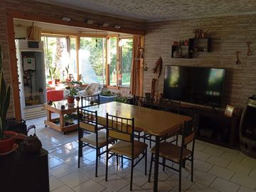 ¡Gran Oportunidad en Puente Alto! Propiedad con dos casas en amplio terreno