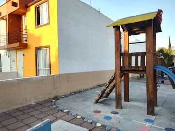 CASA EN VENTA EN PASEOS DE SAN MIGUEL