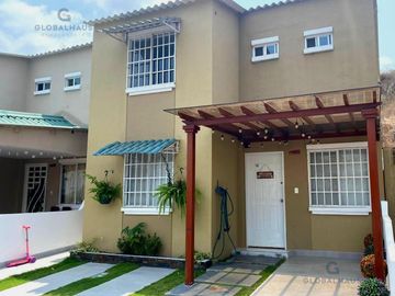 VENTA CASA EN VILLA DEL REY DAULE AV LEON FEBRES CORDERO