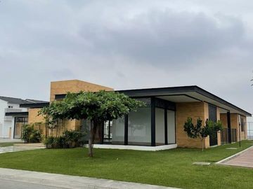 EN VENTA CASA VIA SALITRE URB. SAVALI DAULE