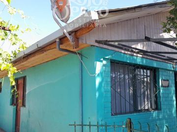 Casa con terreno de 390 m2 y dos casas adicionales más jardín a precio rebajado