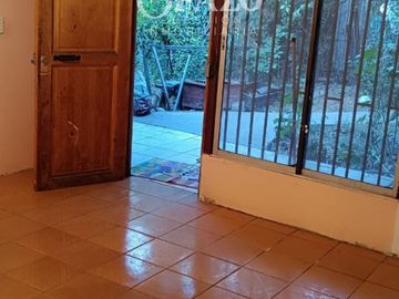 Casa con terreno de 390 m2 y dos casas adicionales más jardín a precio rebajado