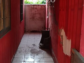 Casa con terreno de 390 m2 y dos casas adicionales más jardín a precio rebajado