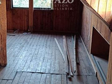 Casa con terreno de 390 m2 y dos casas adicionales más jardín a precio rebajado