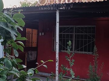 Casa con terreno de 390 m2 y dos casas adicionales más jardín a precio rebajado
