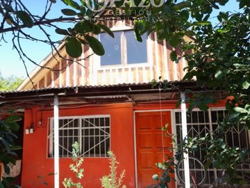 Casa con terreno de 390 m2 y dos casas adicionales más jardín a precio rebajado