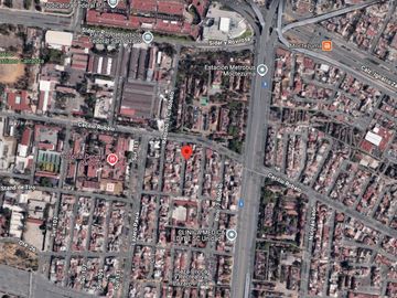 Casa en remate. Retorno 3 de Cecilio Robelo, Jardín Balbuena, Venustiano Carranza, CDMX.