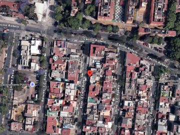 Casa en remate. Retorno 3 de Cecilio Robelo, Jardín Balbuena, Venustiano Carranza, CDMX.