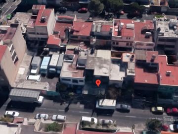 Casa en remate. Retorno 3 de Cecilio Robelo, Jardín Balbuena, Venustiano Carranza, CDMX.