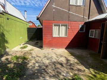 Se vende casa en las animas, a 1 cuadra del supermercado Unimarc
