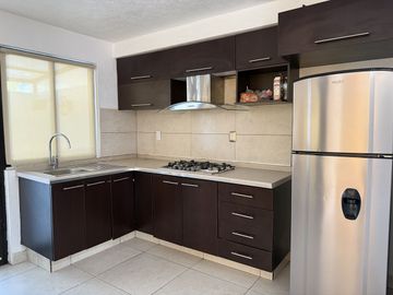 Casa en VENTA sobre Av. Villas del Monte, Fracc. Montaña Monarca en Altozano. SW5038