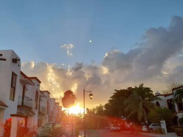 Casa En Cancún, Privada De Valparaíso Lote 31 Mz 33 Supermanzana 523 Fracc. San Gerónimo En Cancún. Av. Cancún, Av. Chac Mool. FL19-RU