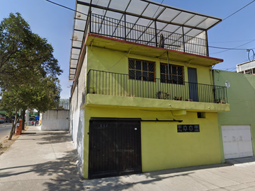 ***Casa en remate*** Calle Oriente 178, Moctezuma 2da Sección, Venustiano Carranza, CDMX.