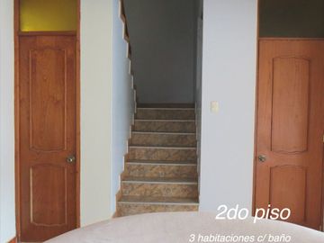 CASA 3 PISOS EN VENTA 150 M2 CALLE SAGITARIO - ATE