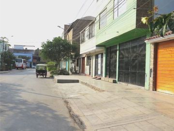 CASA 3 PISOS EN VENTA 150 M2 CALLE SAGITARIO - ATE