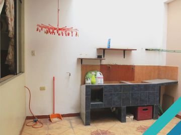 CASA 3 PISOS EN VENTA 150 M2 CALLE SAGITARIO - ATE