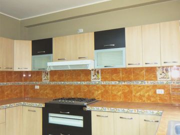 CASA 3 PISOS EN VENTA 150 M2 CALLE SAGITARIO - ATE