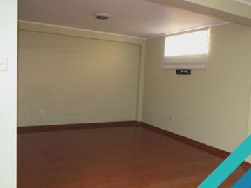 CASA 3 PISOS EN VENTA 150 M2 CALLE SAGITARIO - ATE