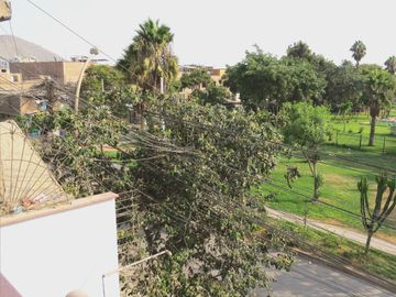 CASA 3 PISOS EN VENTA 150 M2 CALLE SAGITARIO - ATE
