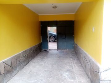 Venta de Amplia Casa de 285 m² a solo una cuadra de la Municipalidad de San Jerónimo - Cusco