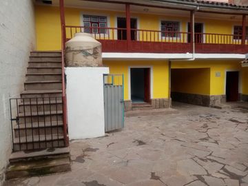 Venta de Amplia Casa de 285 m² a solo una cuadra de la Municipalidad de San Jerónimo - Cusco