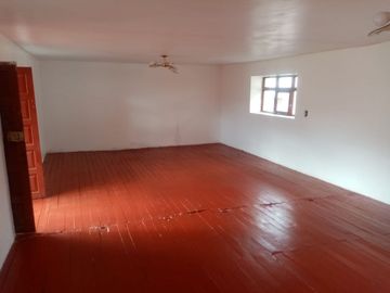 Venta de Amplia Casa de 285 m² a solo una cuadra de la Municipalidad de San Jerónimo - Cusco