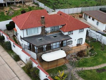 Espectacular Casa en venta, El Rosario de Peñuelas con Amplios Espacios, Piscina y Áreas Verdes
