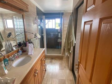 Espectacular Casa en venta, El Rosario de Peñuelas con Amplios Espacios, Piscina y Áreas Verdes