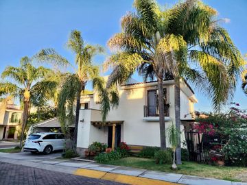 CASA EN VENTA NACIONES UNIDAS