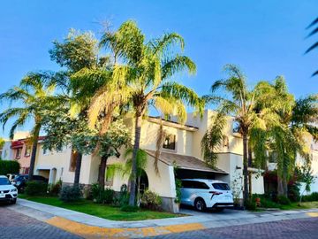 CASA EN VENTA NACIONES UNIDAS